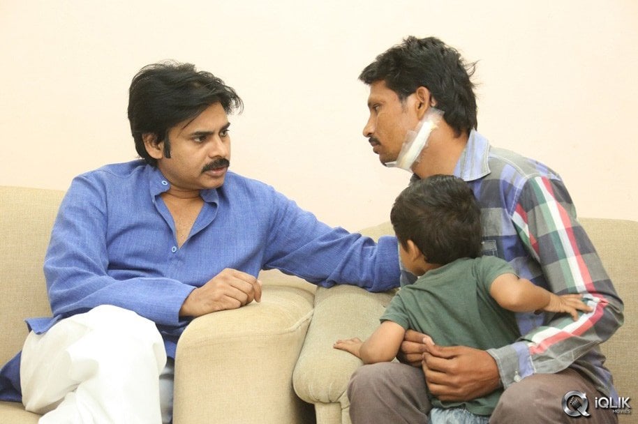 Pawan-Kalyan-Meets-His-Fan-Karuna-Srinivas